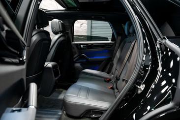 Porsche Cayenne III E-Hybrid 2023 — photo 19