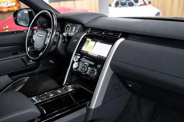 Land Rover Discovery SD6 2019 — photo 25