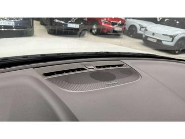 Volvo XC40 B3 2025 Blanc — photo 23
