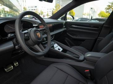 Porsche Macan 4S Electric 2026 Noir — photo 16