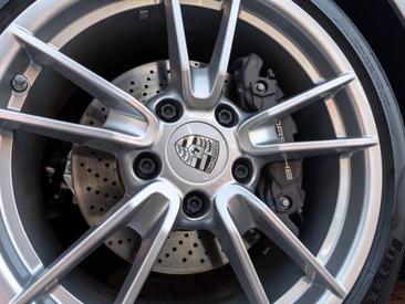 Porsche 911 Targa 4 2021 Argent — photo 30