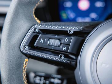 Porsche Macan GTS Electric 2026 Farbe Nach Wahl: Dunkelolivmetallic — photo 31
