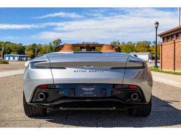 Aston Martin DB12 V8 2024 Argent — photo 14