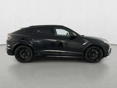 Lamborghini Urus SE 2025
