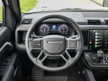 Land Rover Defender 110 P300e 2026 Gris — photo 6