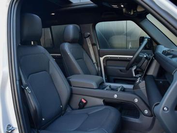 Land Rover Defender 110 P300e 2026 Gris — photo 7