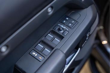 Land Rover Defender 110 P300e 2026 Gris — photo 34