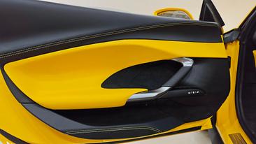 Ferrari 296 GTS 2025 Jaune — photo 9