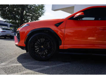 Lamborghini Urus SE 2026 Orange — photo 11