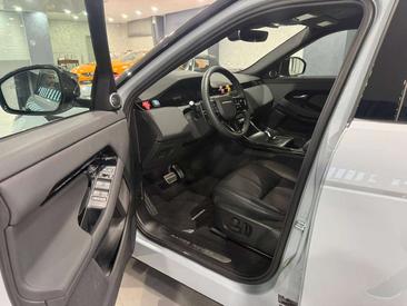 Land Rover Range Rover Evoque D165 2024 Gris — photo 9