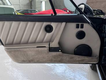 Porsche 964 Carrera 2 Cabriolet — photo 28