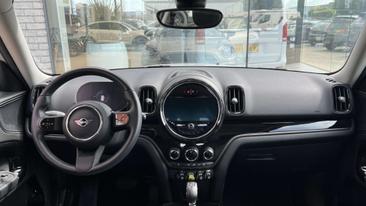Mini Countryman COOPER SE — photo 13