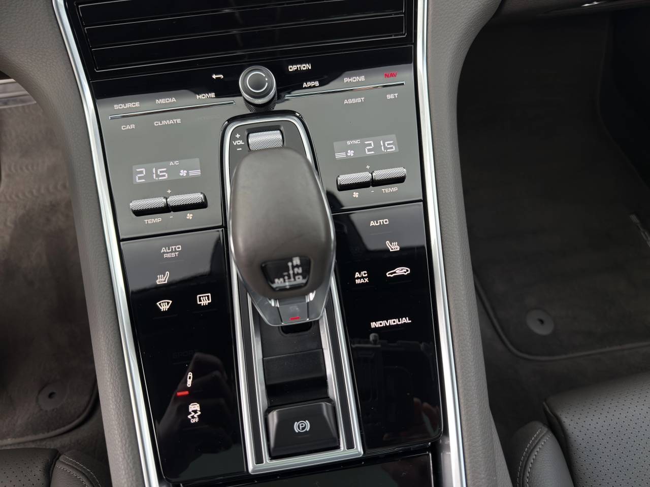 Porsche Panamera II ph2 4 E-Hybrid Sport Turismo Platinum Edition - 2022 - Joinsteer - #19