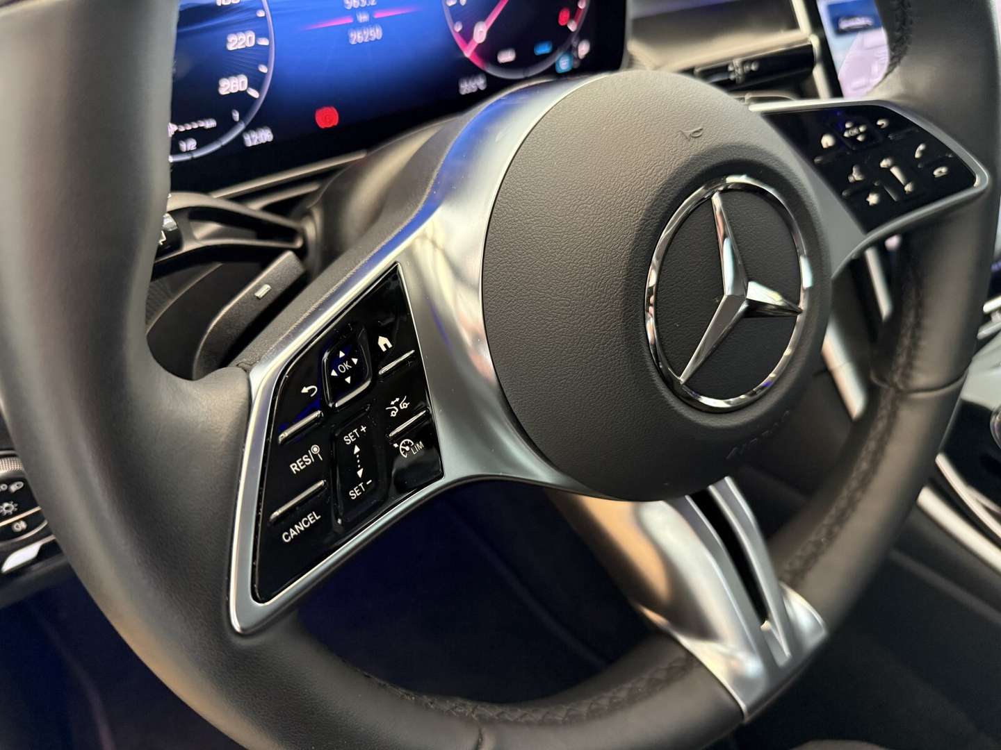 Mercedes Classe C 180 AVANTGARDE - 2024 - Joinsteer - #11