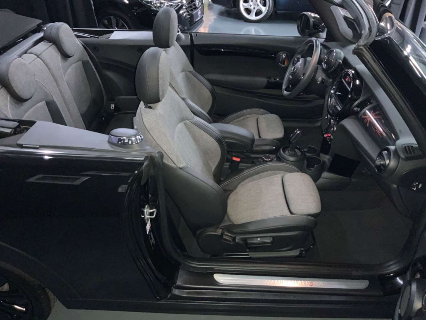 Mini Cabrio Cooper S - 2019 - Joinsteer - #12
