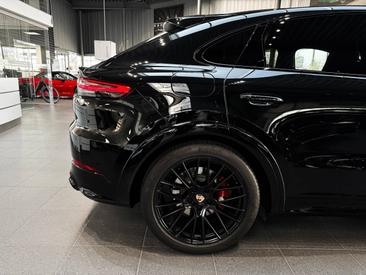 Porsche Cayenne III GTS Coupé — photo 8