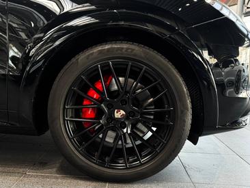 Porsche Cayenne III GTS Coupé — photo 11
