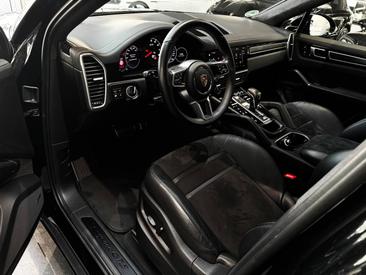 Porsche Cayenne III GTS Coupé — photo 18