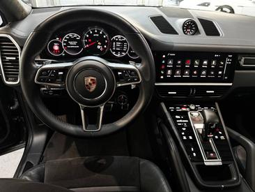 Porsche Cayenne III GTS Coupé — photo 19
