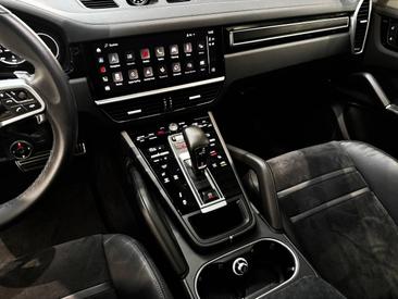 Porsche Cayenne III GTS Coupé — photo 20