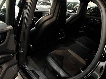 Porsche Cayenne III GTS Coupé — photo 22