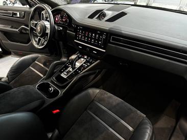 Porsche Cayenne III GTS Coupé — photo 24