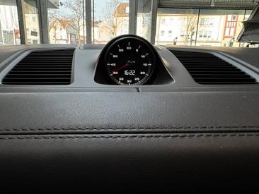 Porsche Cayenne III GTS Coupé — photo 38