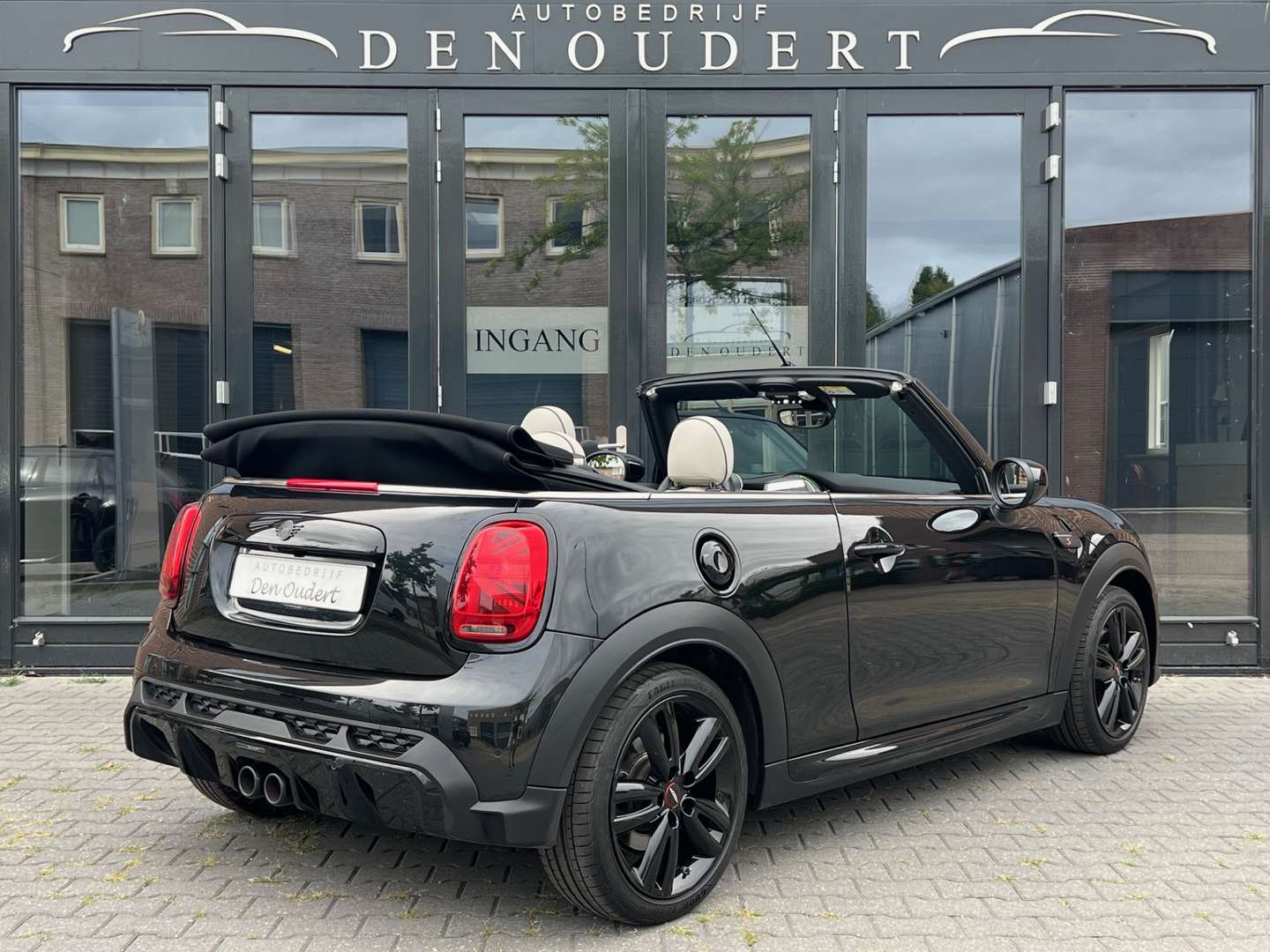 Mini Cabrio JCW Trim John Cooper Works - 2024 - Joinsteer - #2