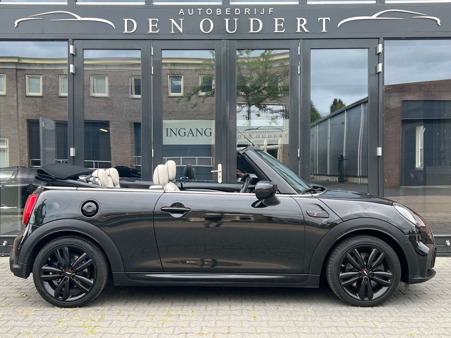 Mini Cabrio JCW Trim John Cooper Works - 2024 - Joinsteer - #3