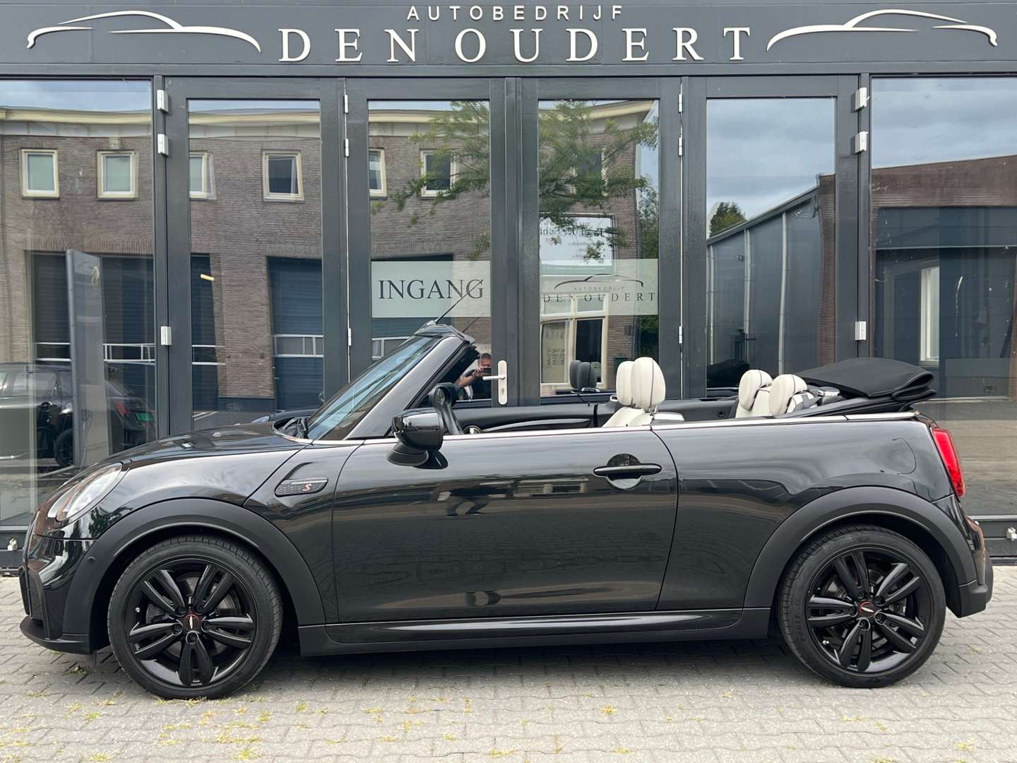 Mini Cabrio JCW Trim John Cooper Works - 2024 - Joinsteer - #4