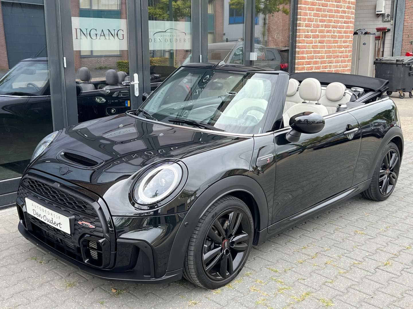 Mini Cabrio JCW Trim John Cooper Works - 2024 - Joinsteer - #5
