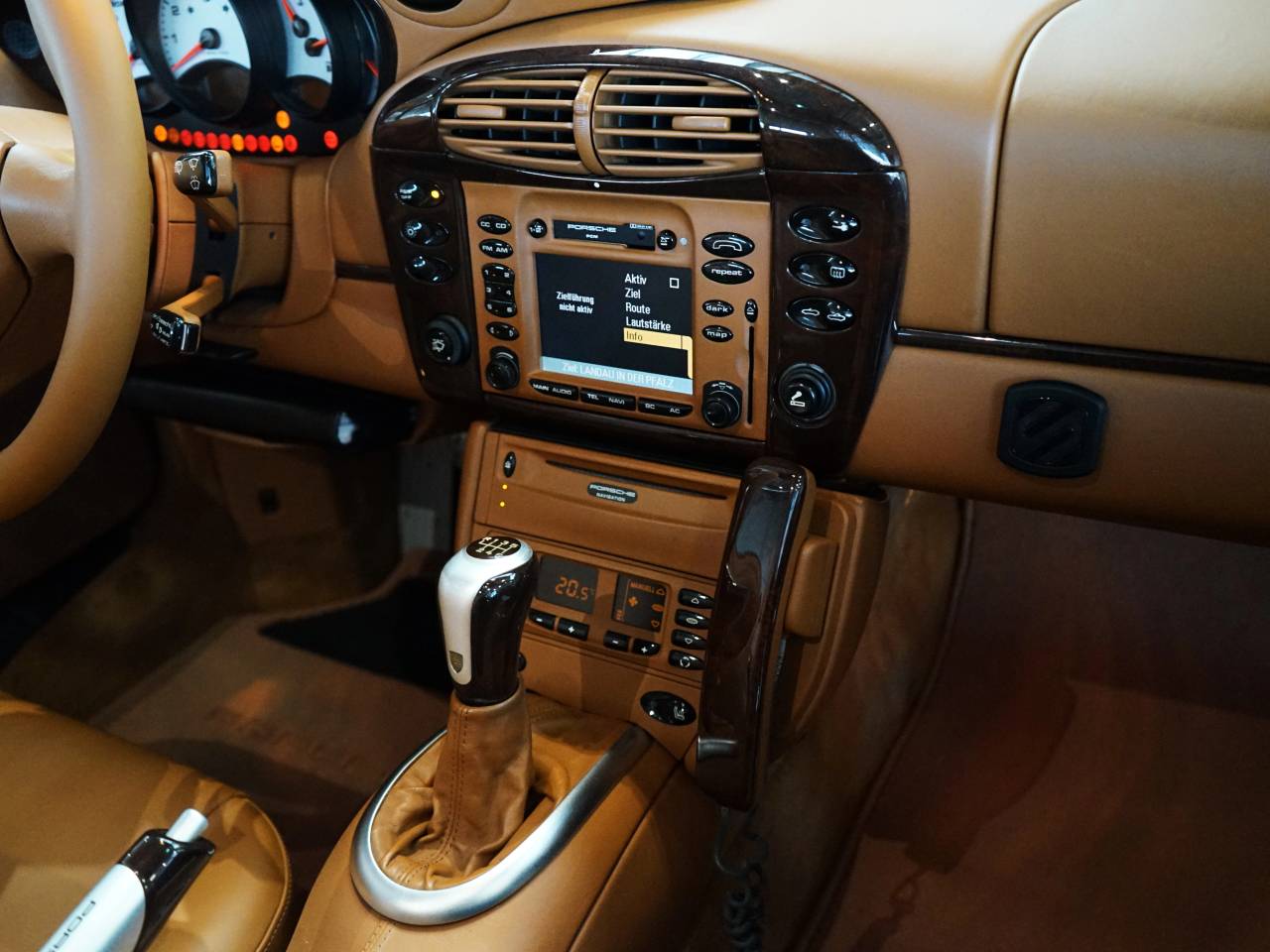 Porsche 996 I Carrera 4 Cabriolet - 2001 - Joinsteer - #25