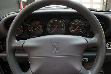 Porsche 993 Carrera 2 — photo 9