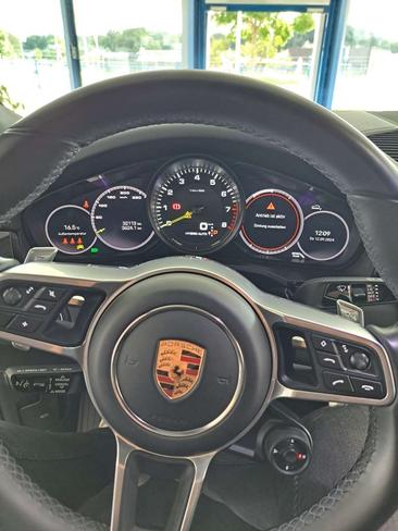 Porsche Cayenne III E-Hybrid Coupé — photo 11
