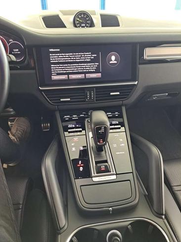 Porsche Cayenne III E-Hybrid Coupé — photo 12