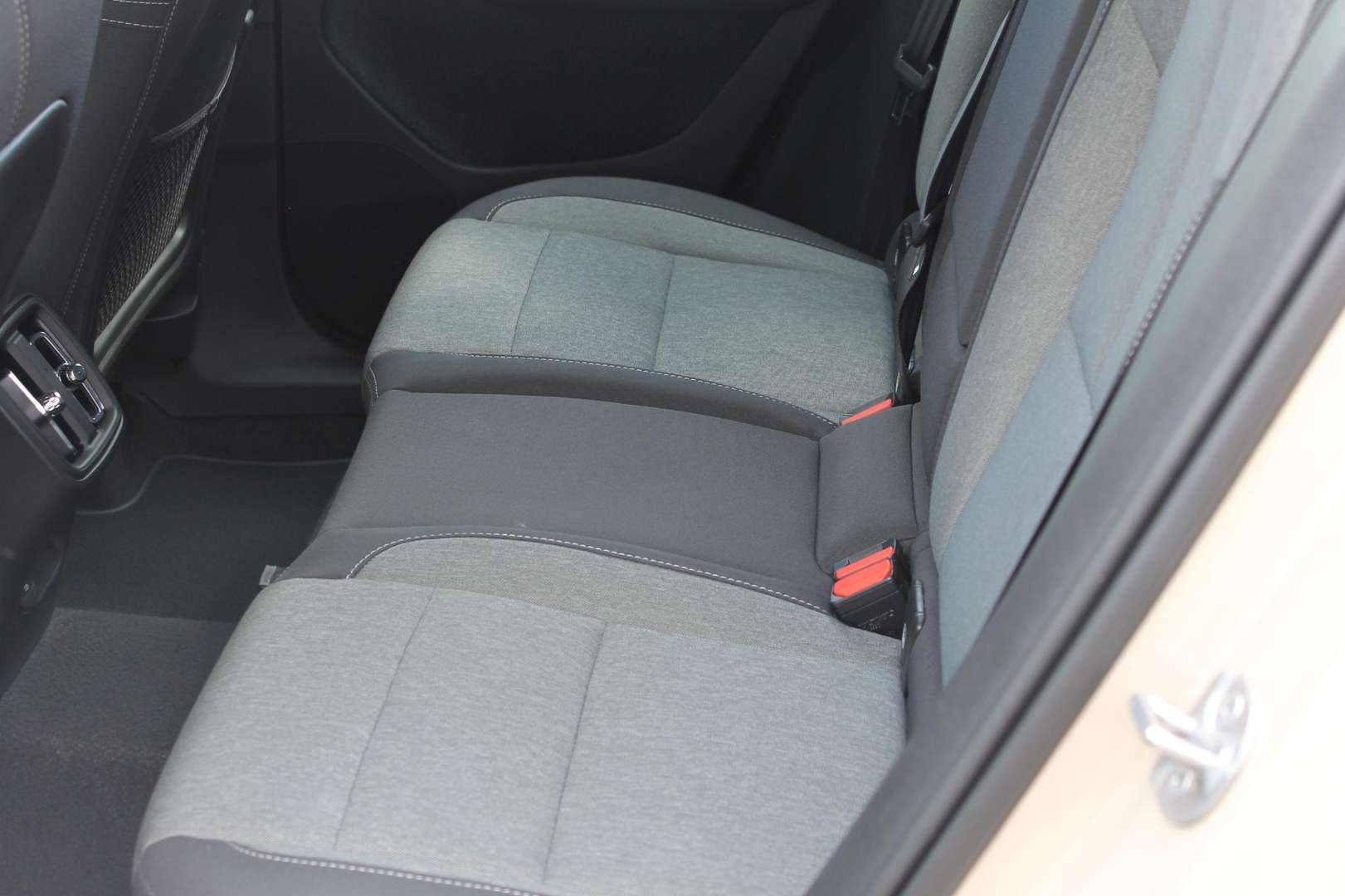Volvo XC40 B4 Plus - 2025 - Joinsteer - #8