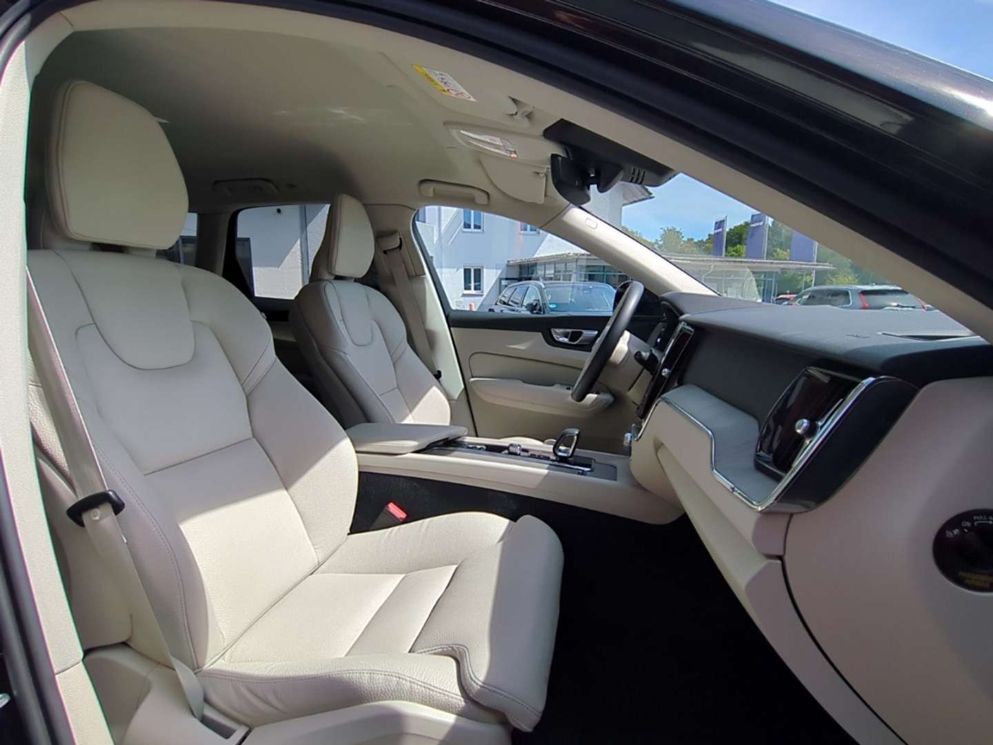 Volvo XC60 B4 Plus - 2023 - Joinsteer - #10