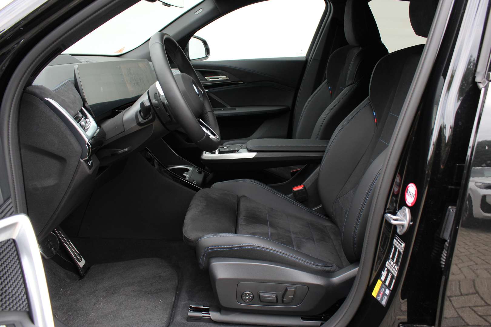 BMW IX2 M Sport EDrive20 - 2025 - Joinsteer - #3