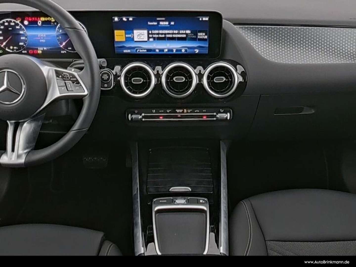 Mercedes GLA 180 Advanced - 2024 - Joinsteer - #3