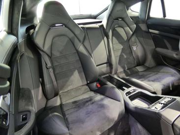 Porsche Panamera GTS — photo 13