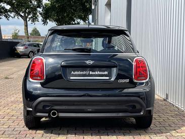 Mini Cooper Essential One — photo 7
