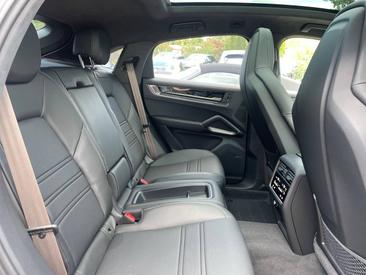 Porsche Cayenne III Turbo E-Hybrid Coupé — photo 33