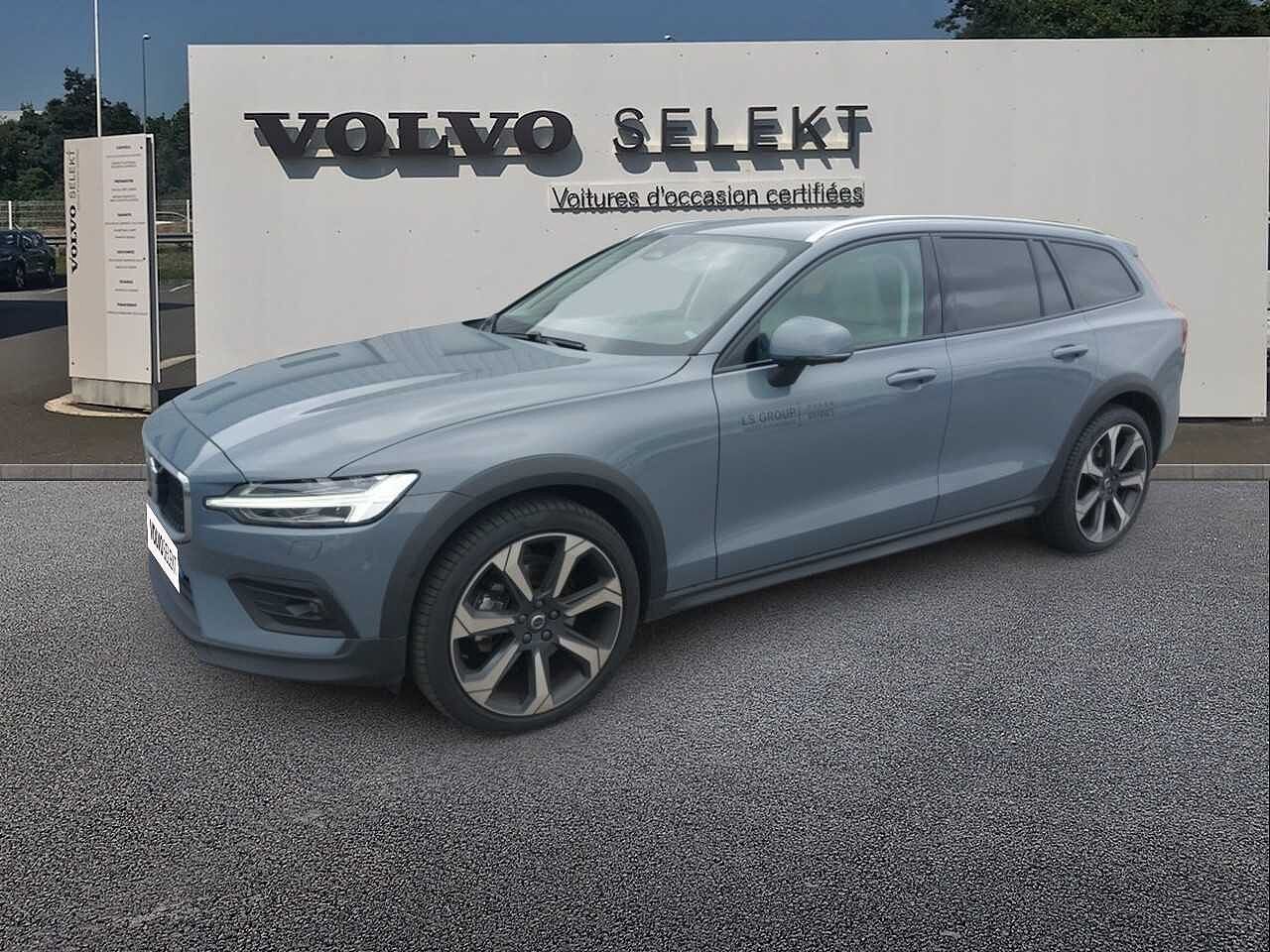 Volvo V60 Cross Country Plus B4 - 2023 - Joinsteer - #1