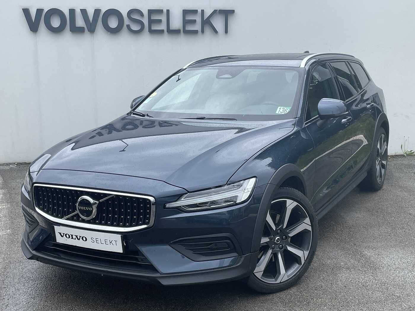 Volvo V60 Cross Country Plus B4 - 2023 - Joinsteer - #1