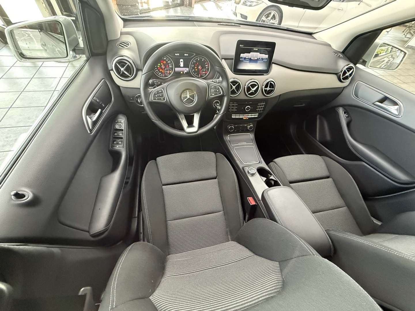 Mercedes Classe B 180 STYLE - 2018 - Joinsteer - #4