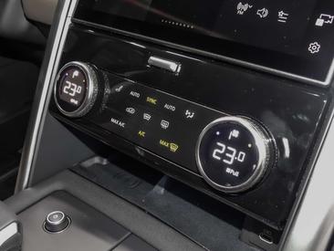 Land Rover Discovery 35th Anniversary Edition D350 AWD — photo 12