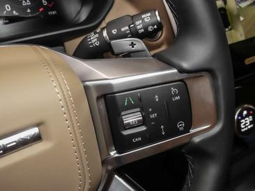 Land Rover Discovery 35th Anniversary Edition D350 AWD — photo 13