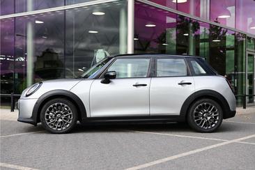 Mini Hatchback Classic Cooper — photo 4