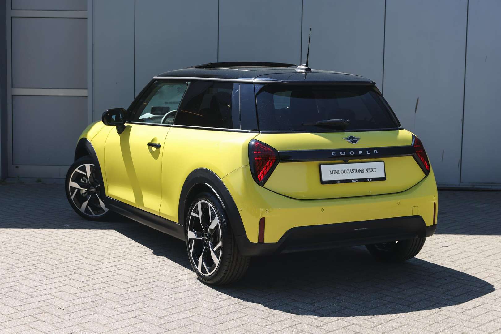 Mini Hatchback Classic Cooper - 2025 - Joinsteer - #1