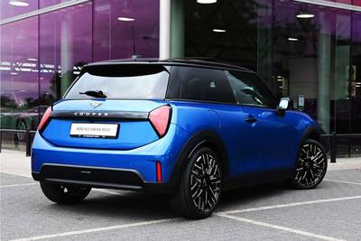 Mini Hatchback Favoured Cooper - 2025 - Joinsteer - #1